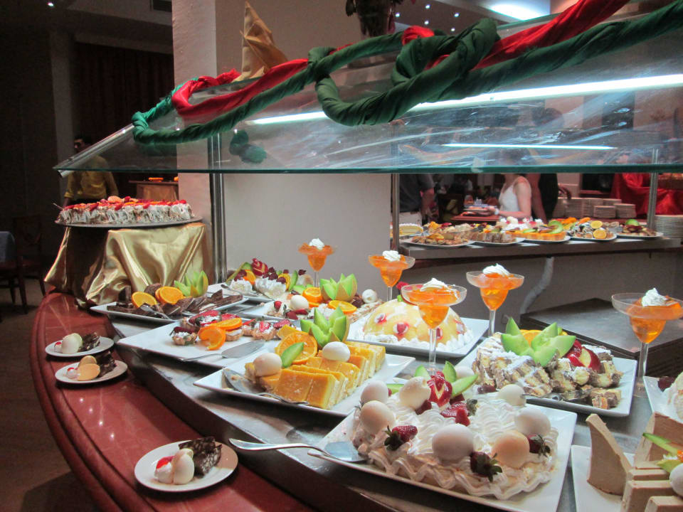 Süßes in großer Auswahl Golden Beach Resort