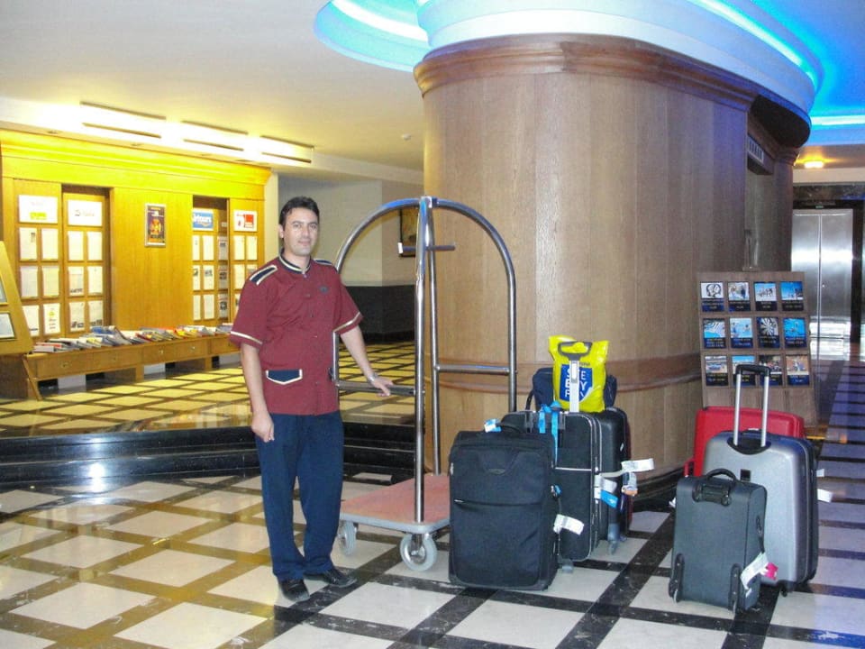 Lobby with "belboy" Grand Kaptan