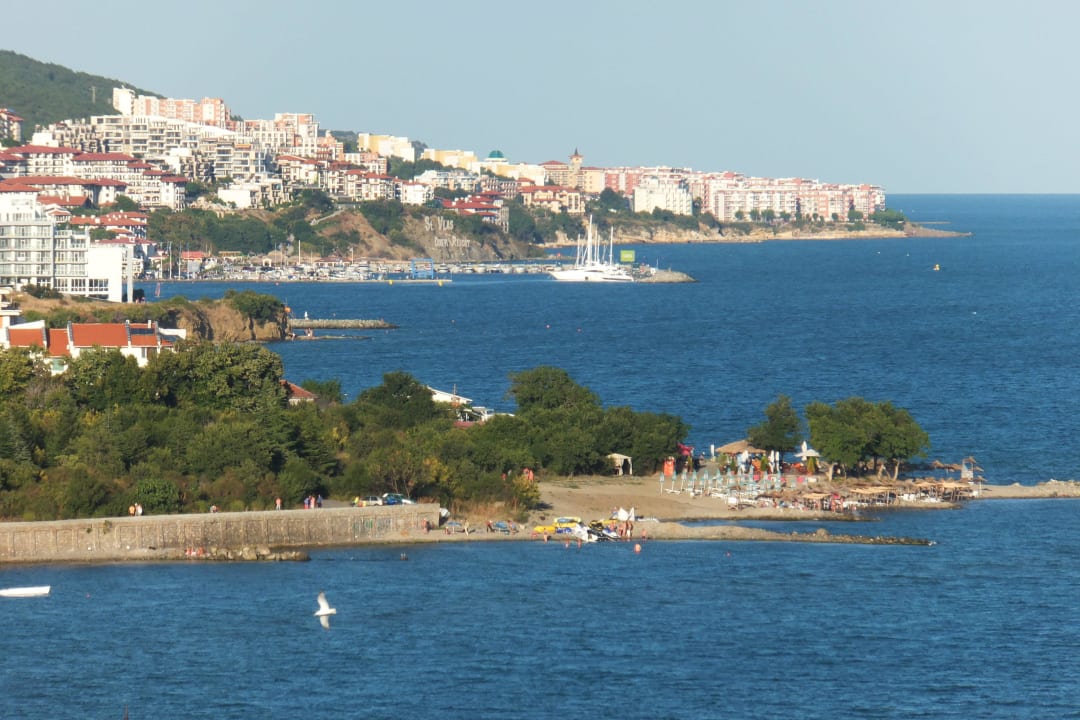 Blick vom Balkon - Zoom Richtung Hafen DIT Majestic Beach Resort