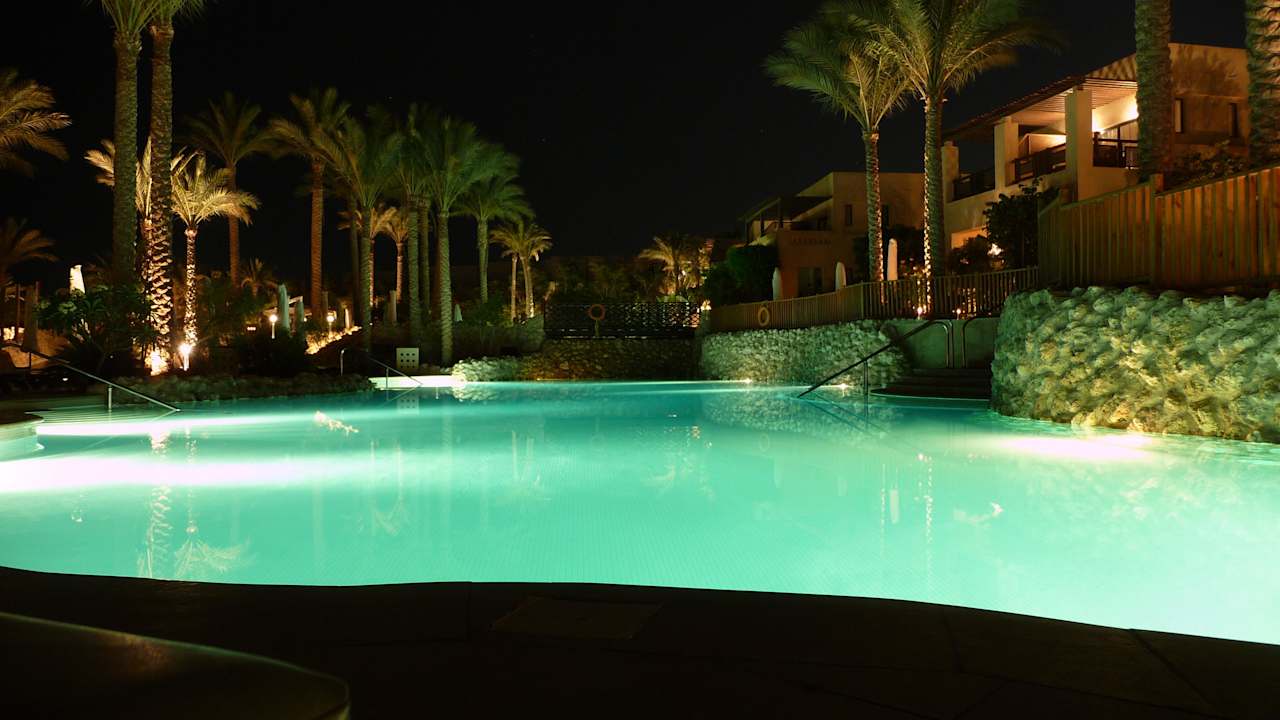 Pool bei Nacht The Grand Hotel Sharm El Sheikh