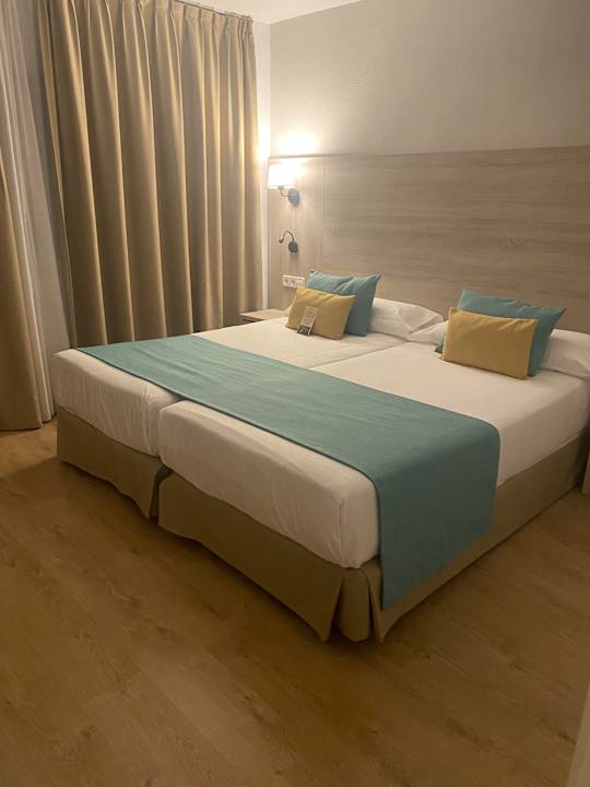 Zimmer Universal Hotel Laguna
