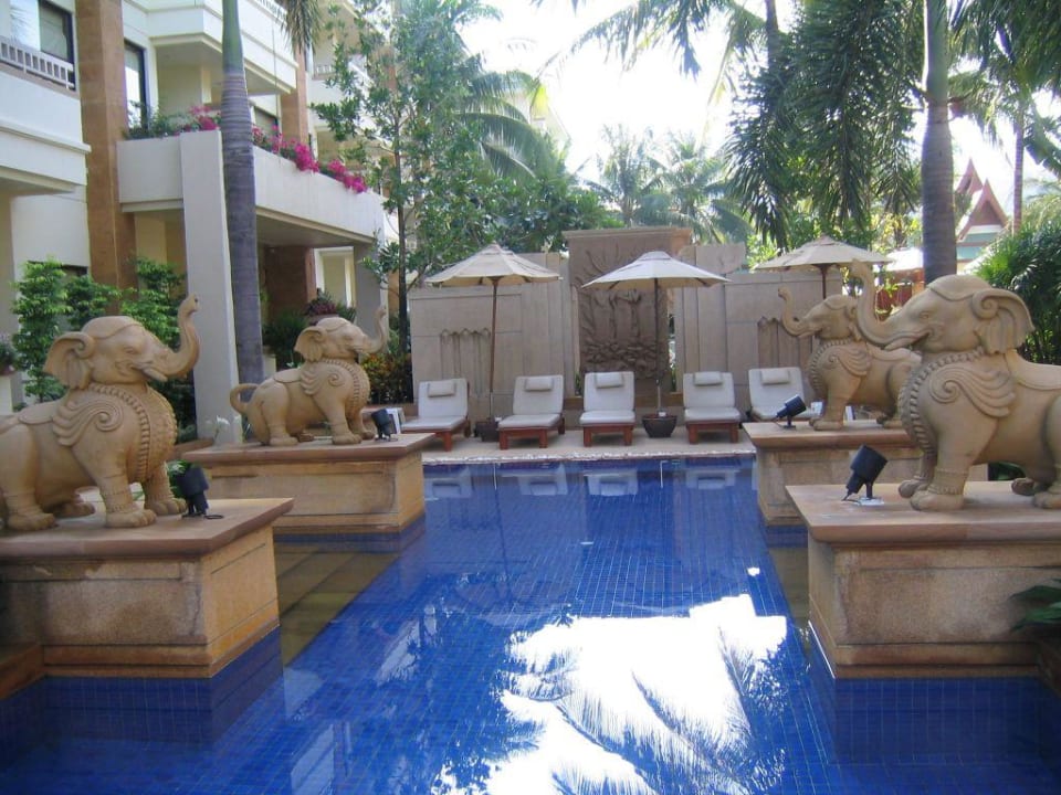 Busakorn Wing Holiday Inn Resort Phuket