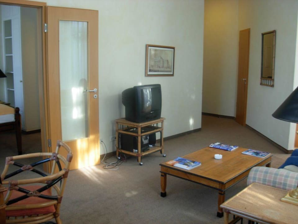 Wohnzimmer mit Eingangsbereich Apartmenthaus Berlin Mitte