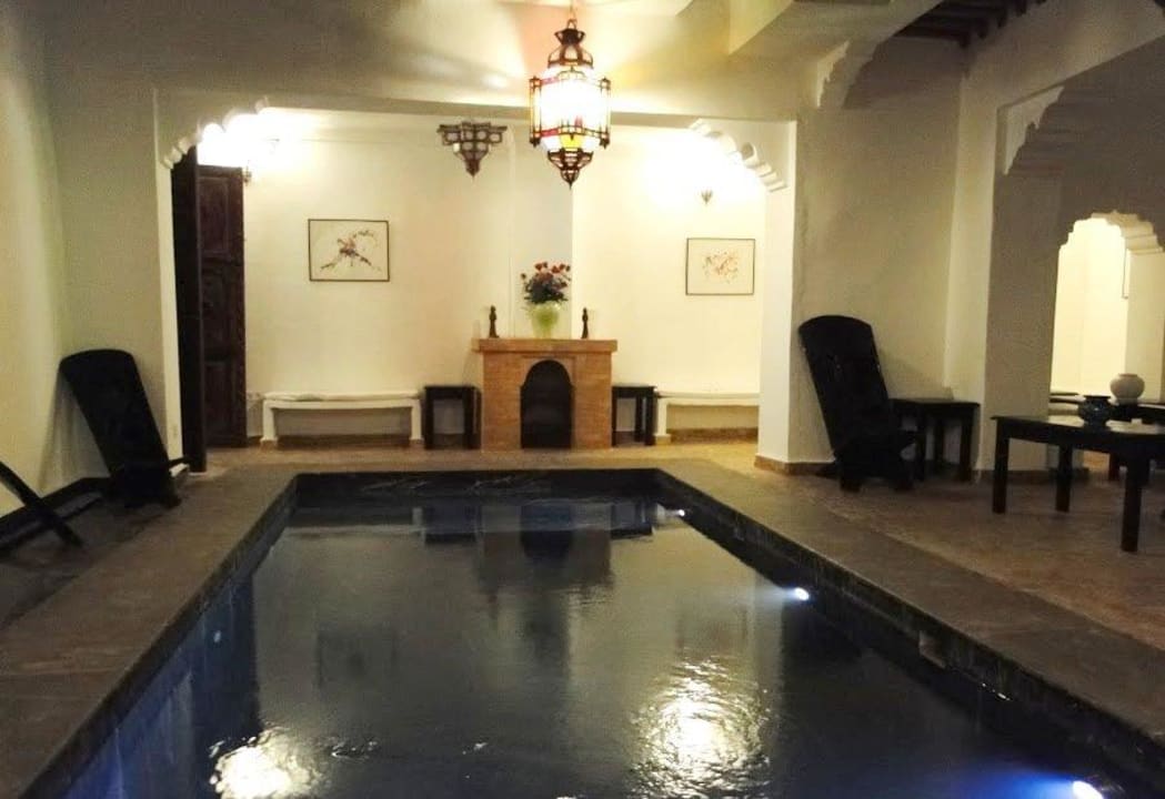 VRAIE PISCINE EN MARBRE Hotel Riad Dar Bounouar