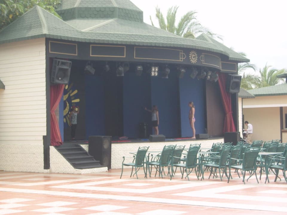 Show-Bühne Hotel Turan Prince