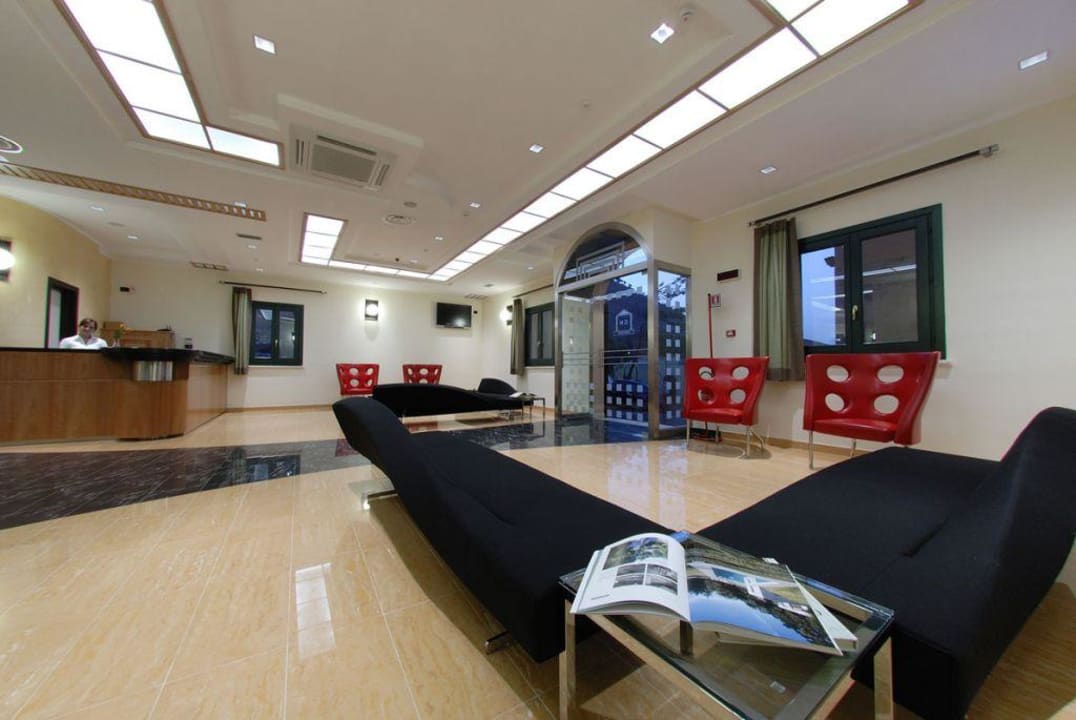 Lobby/Entrata Hotel Cerri