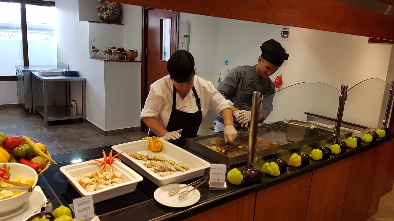 Live cooking Atlantica Marmari Beach