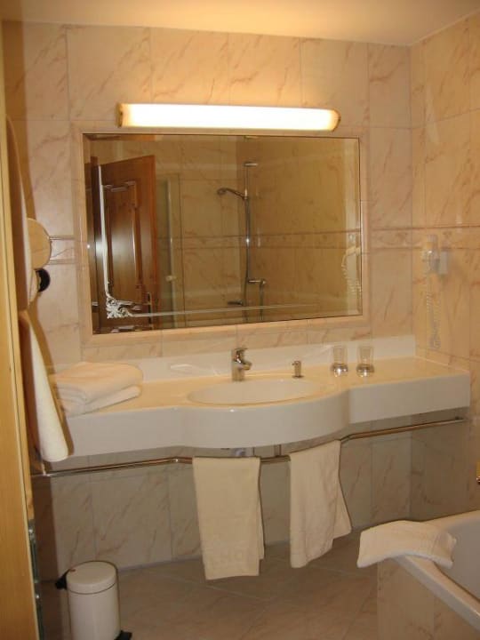 Badezimmer Ferienzimmer Mario Platzlhof - Mein Hotel im Zillertal