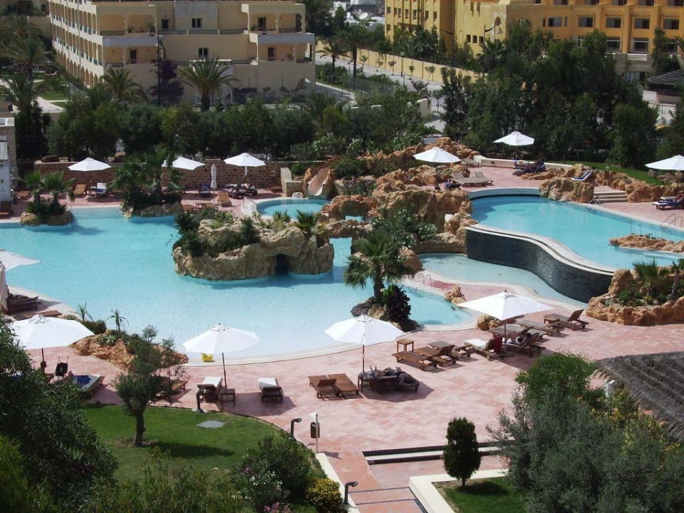 Blick auf die Poolanlage Medina Solaria & Thalasso