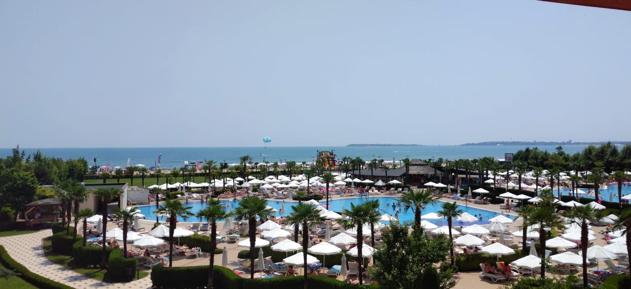 Pool DIT Majestic Beach Resort