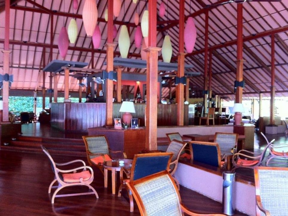 Main Bar Adaaran Select Meedhupparu Island Resort - Premium All Inclusive