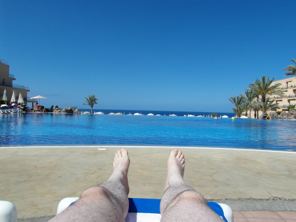 Füsse in die Sonne hängen  Hotel Riu Buenavista
