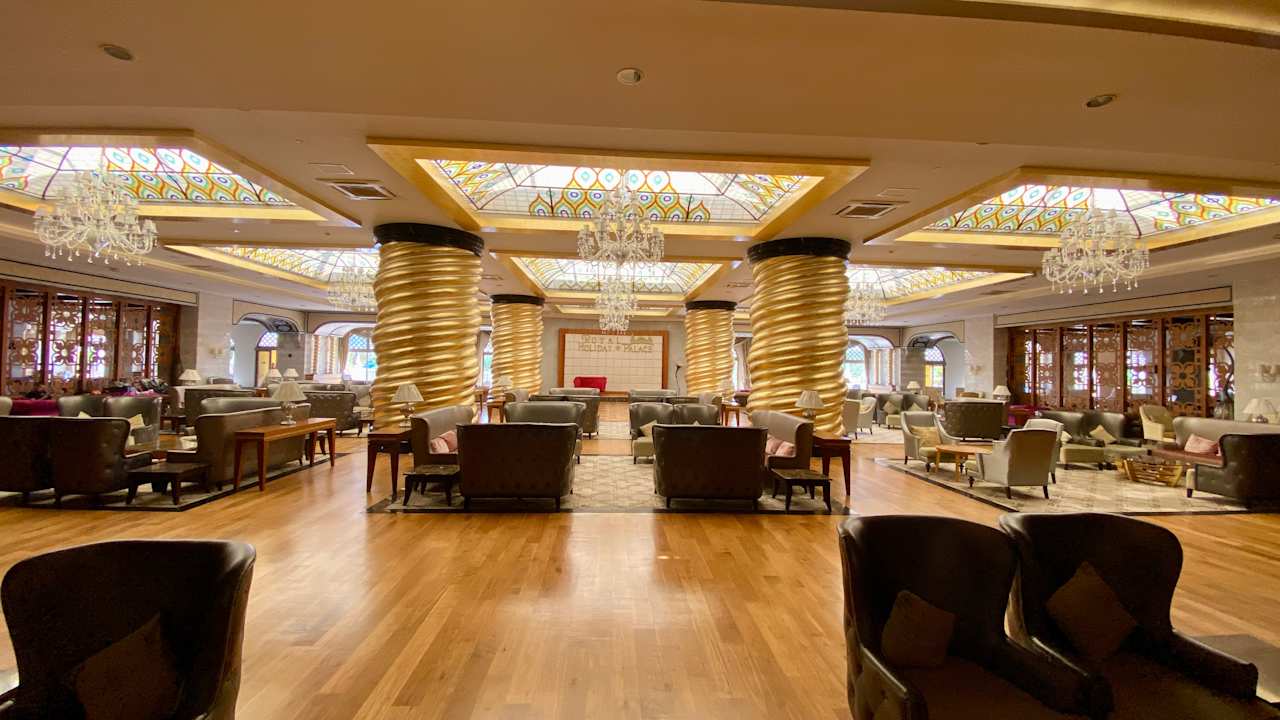 Lobby Royal Holiday Palace