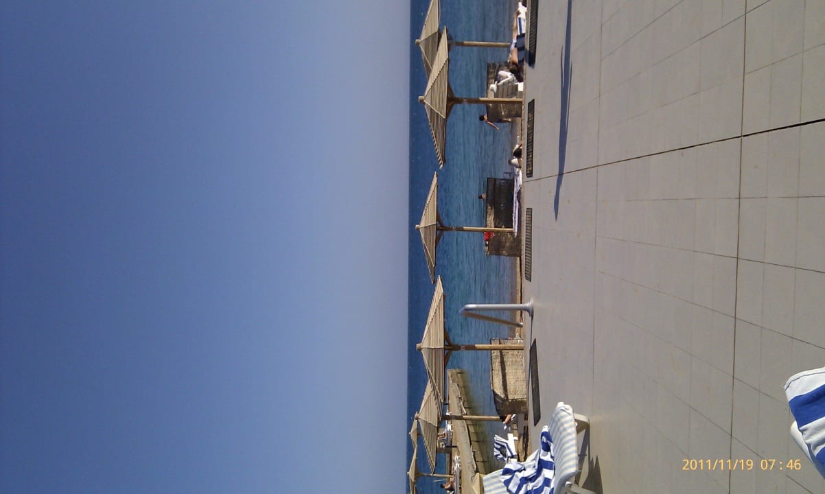 Aussicht vom 2,pool zum Meer Palm Beach Resort