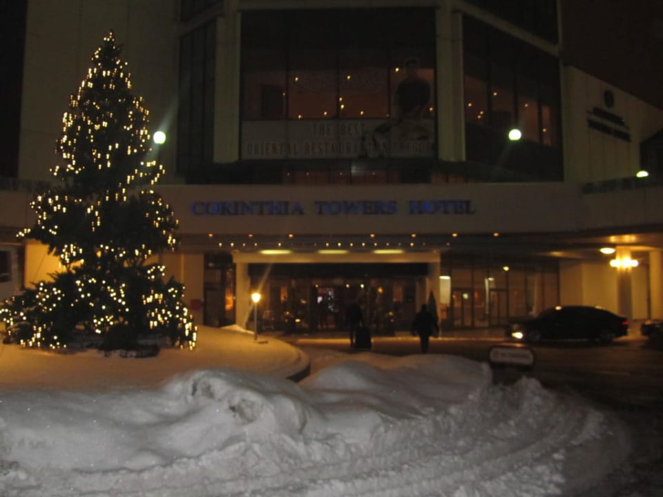 Eingang Grand Hotel Prague Towers