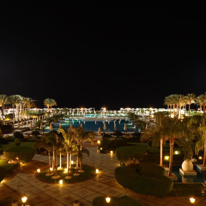 Von der Deluxe Lounge Premier Le Reve Hotel & Spa