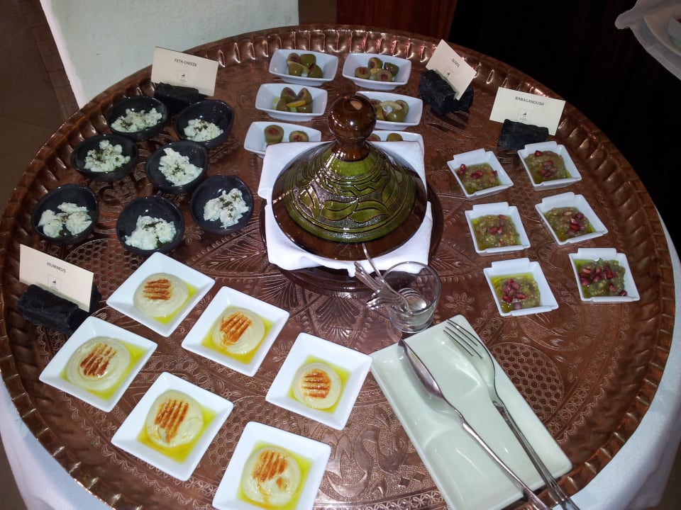 Frühstücksbuffet Al Maha, A Luxury Collection Desert Resort & Spa