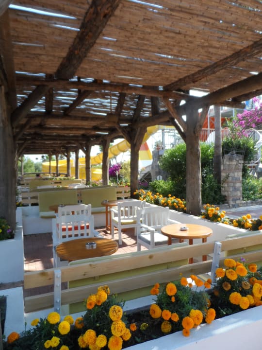 Überdachter Teil der Terrasse Hotel Defne Garden