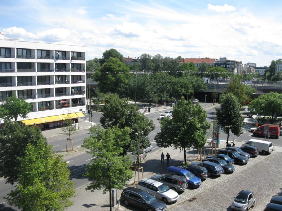 Ausblick vom Hotelzimmer (zur Straßenseite) Hotel Atrium Charlottenburg