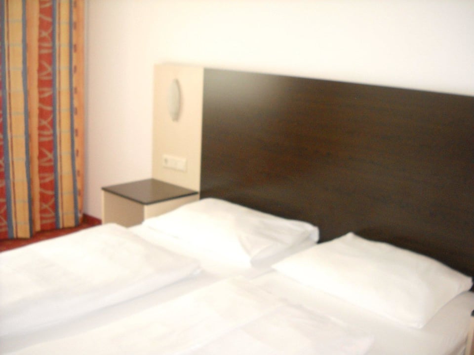 Zimmer Doppelbett Premier Inn Wien City Hauptbahnhof