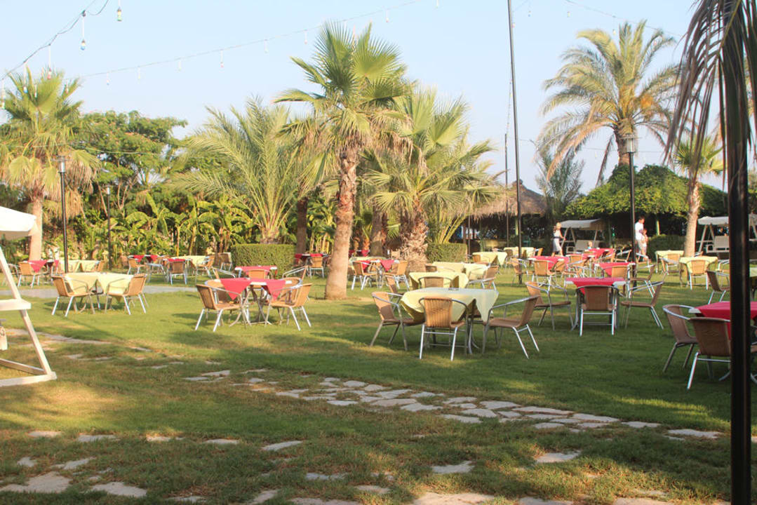 Gartenanlage mit Coffeebar Belek Beach Resort Hotel
