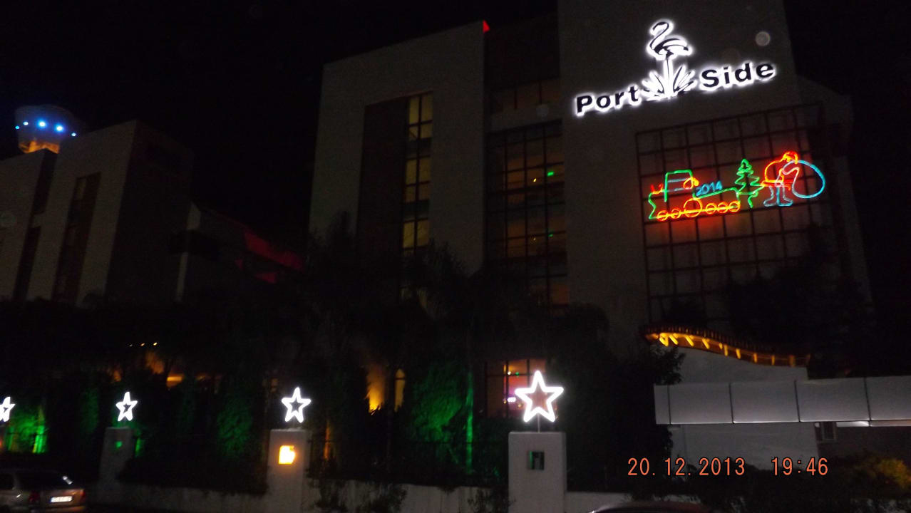 Bei Nacht Port Side Resort Hotel
