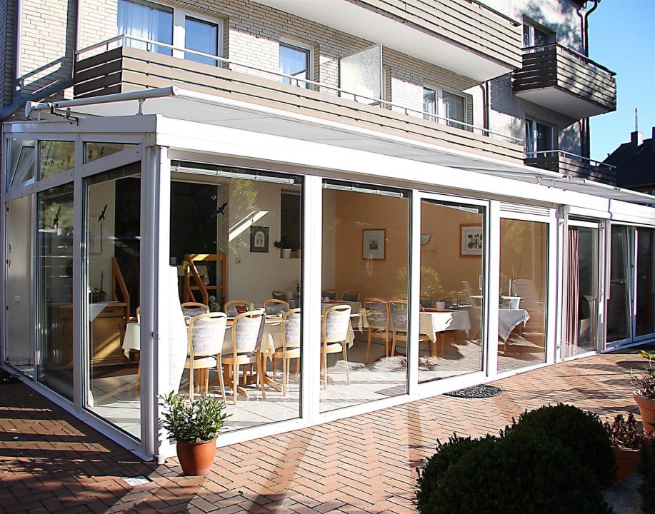 Wintergarten Airport Hotel Karsten