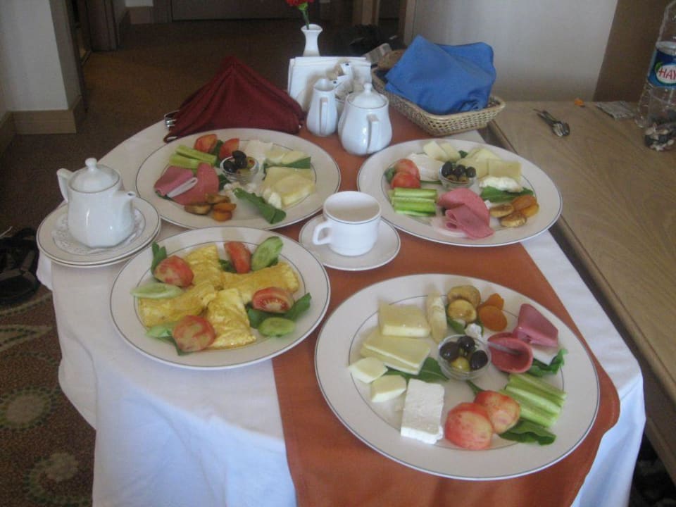 Frühstück auf dem Zimmer Fame Residence Lara & Spa