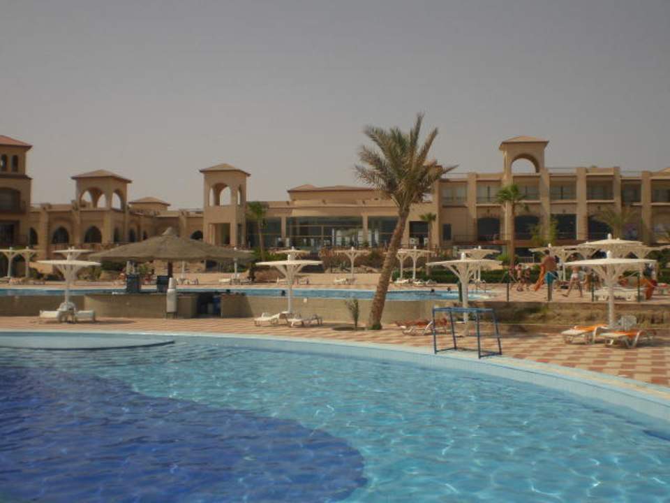 Poolanlage Pensée Royal Garden Beach Resort