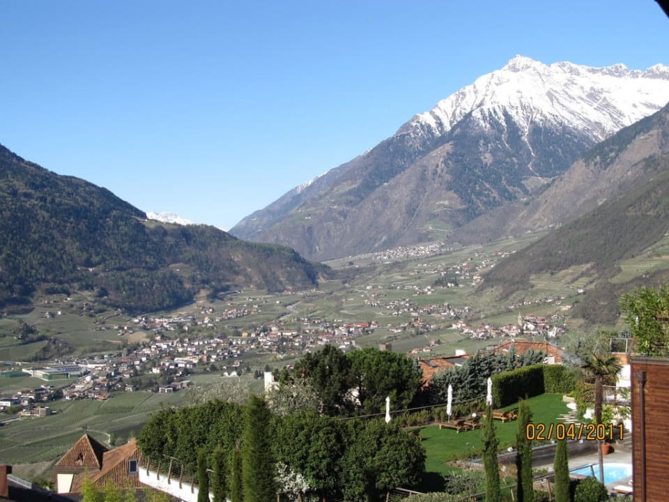 Blick über Meran Hotel Alpenhof