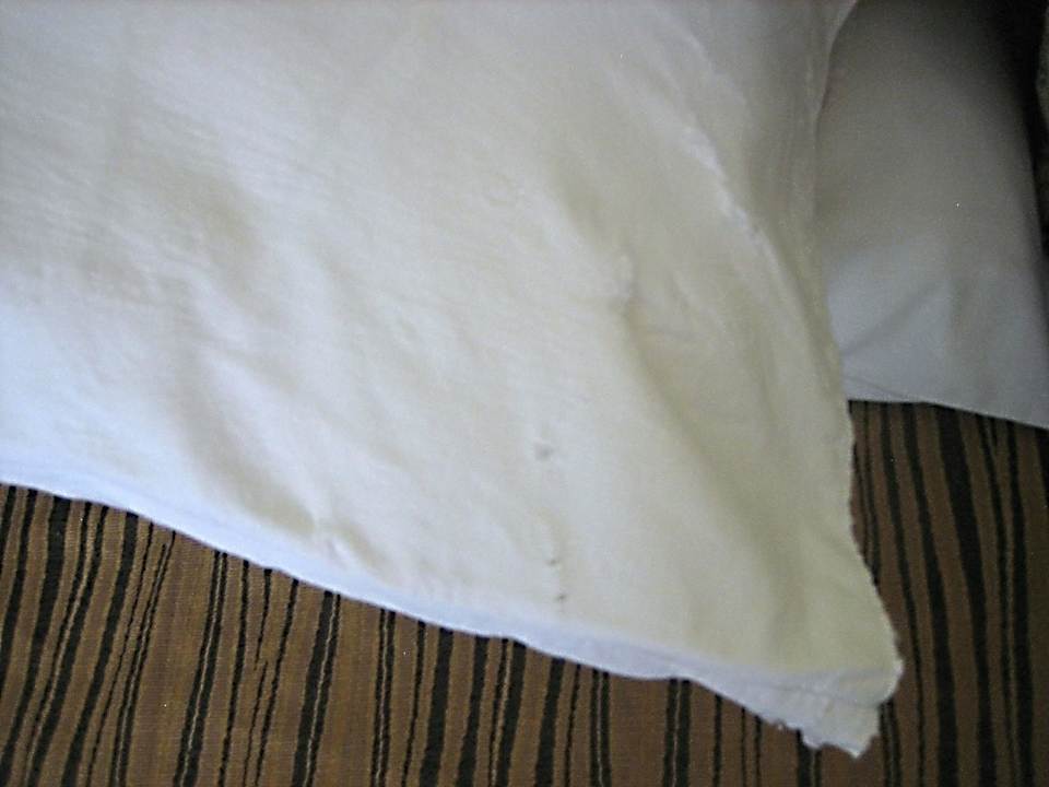 Kaputte Bettwäsche Hotel San Carlo Vacanze