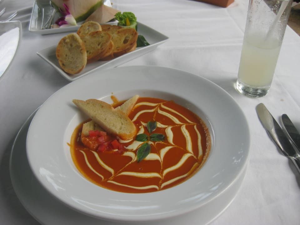 Pool- Snackbar Tomatensuppe Panviman Resort Koh Phangan