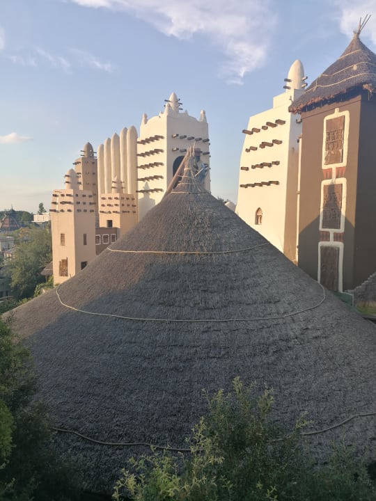 Außenansicht Hotel Matamba - Phantasialand Erlebnishotel