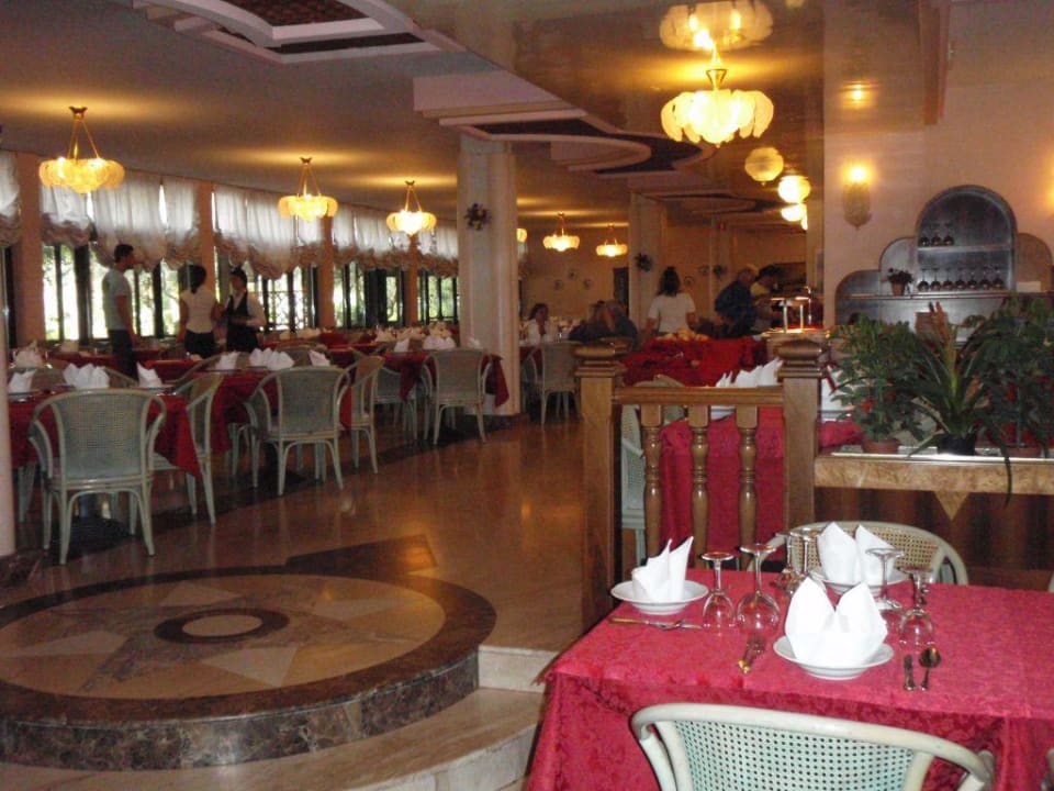 Park Hotel Oasi / Speisesaal Park Hotel Oasi