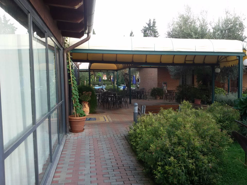 Eingang Hotel Villa Paradiso