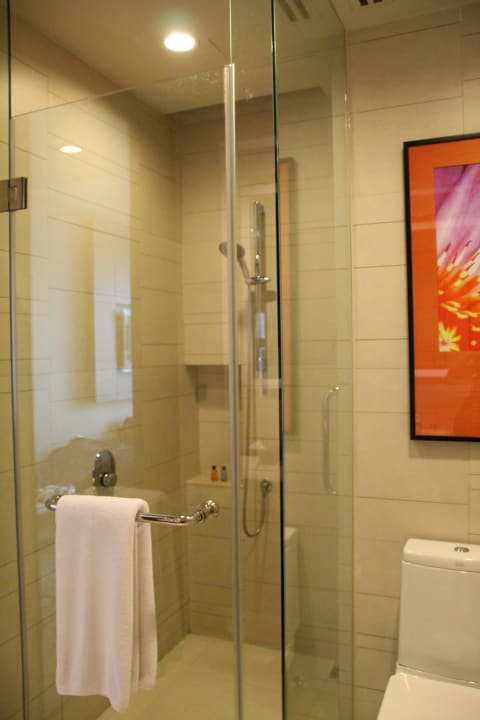 Dusche Eastin Grand Hotel Sathorn