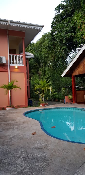 Pool Reef Holiday Apartments