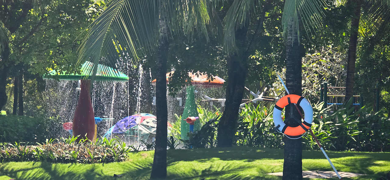 Pool Vinpearl Wonderworld Phu Quoc