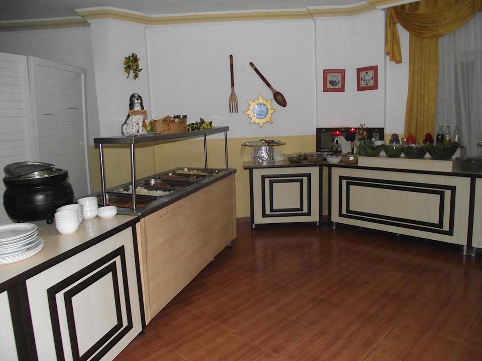 Buffet am Abend Semoris Hotel