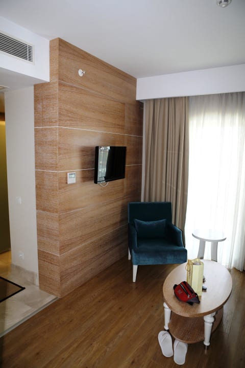 Wohnraum der Suite Sentido Trendy Verbena Beach