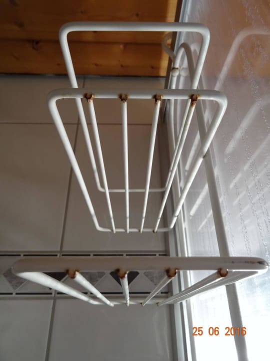 Alte und verrostete Duschablage Hotel Zum Wikinger