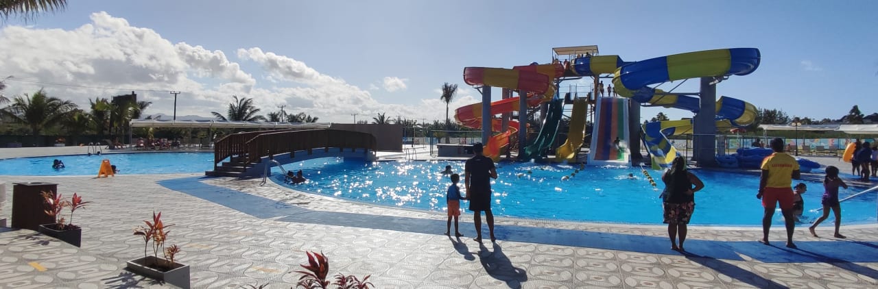Pool Crystals Beach Resort Belle Mare, a member of Radisson Individuals
