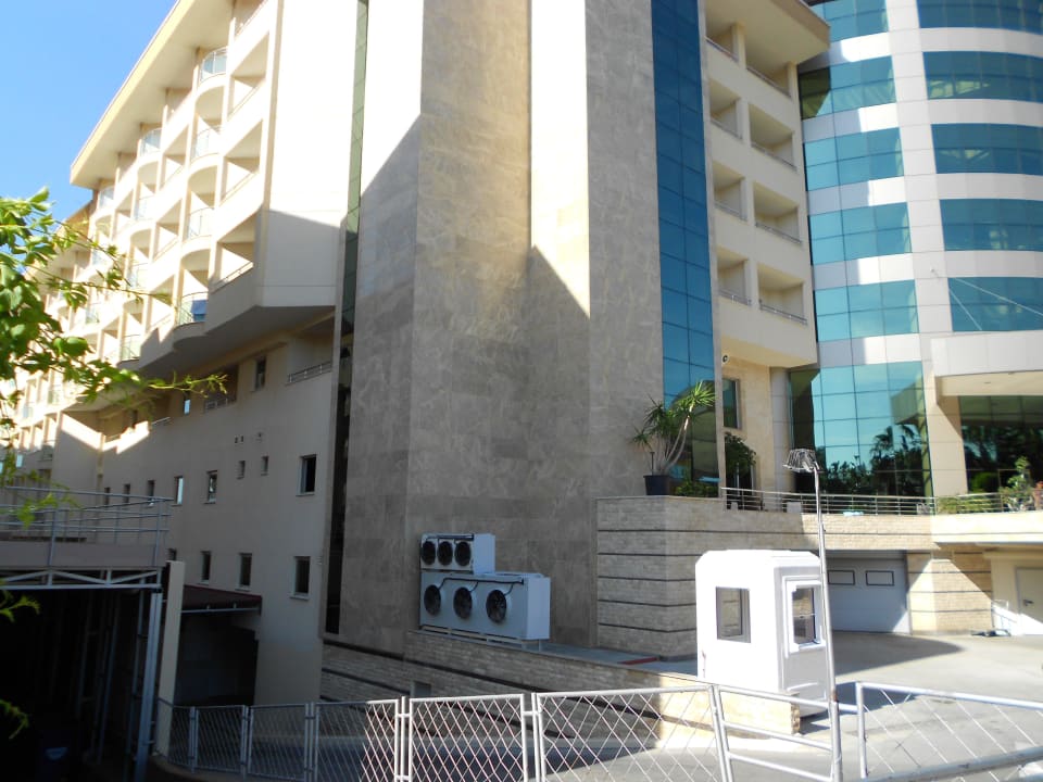 Seitlicher Landblick Saphir Resort & Spa