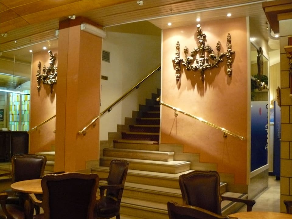 Lobby Hotel Atiram Meson Castilla