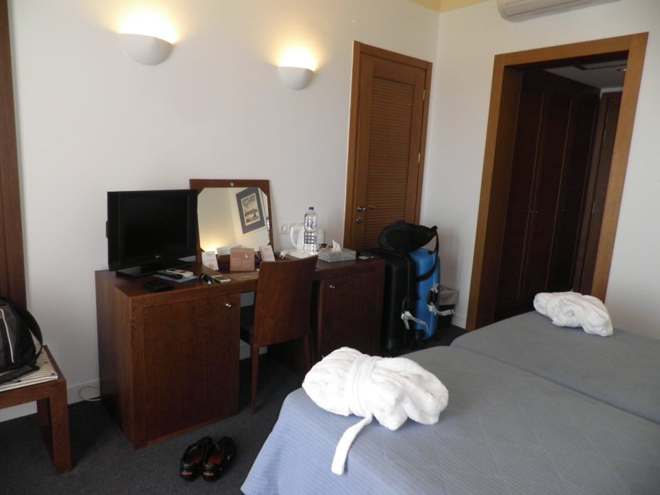 Kommode & Fernseher Atlantica Beach Resort Kos