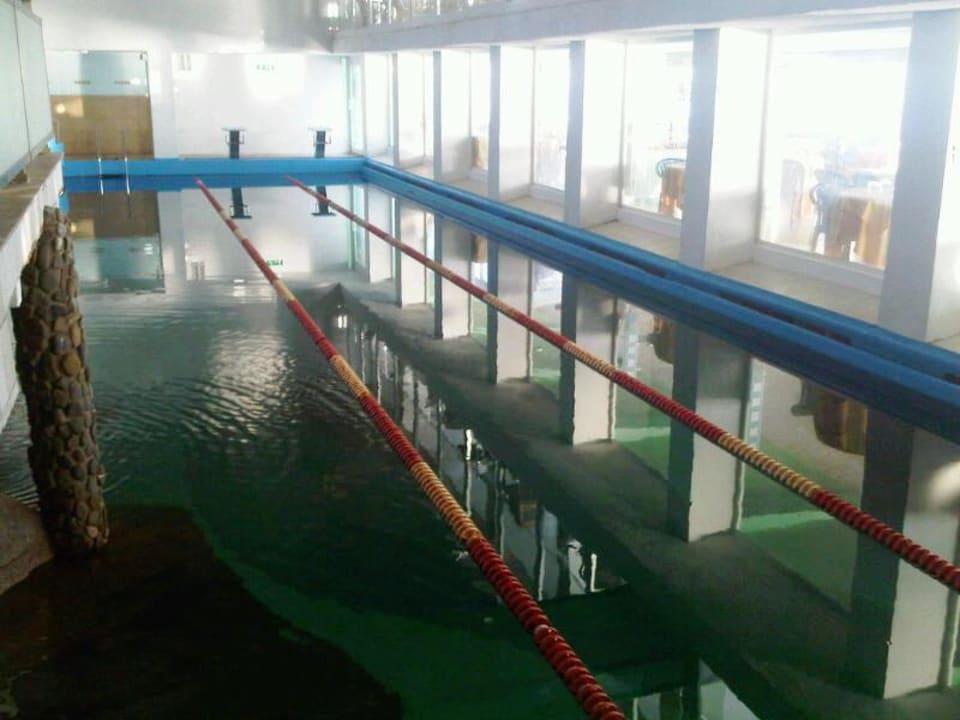 Piscina interna Hotel Le Rocce Del Capo