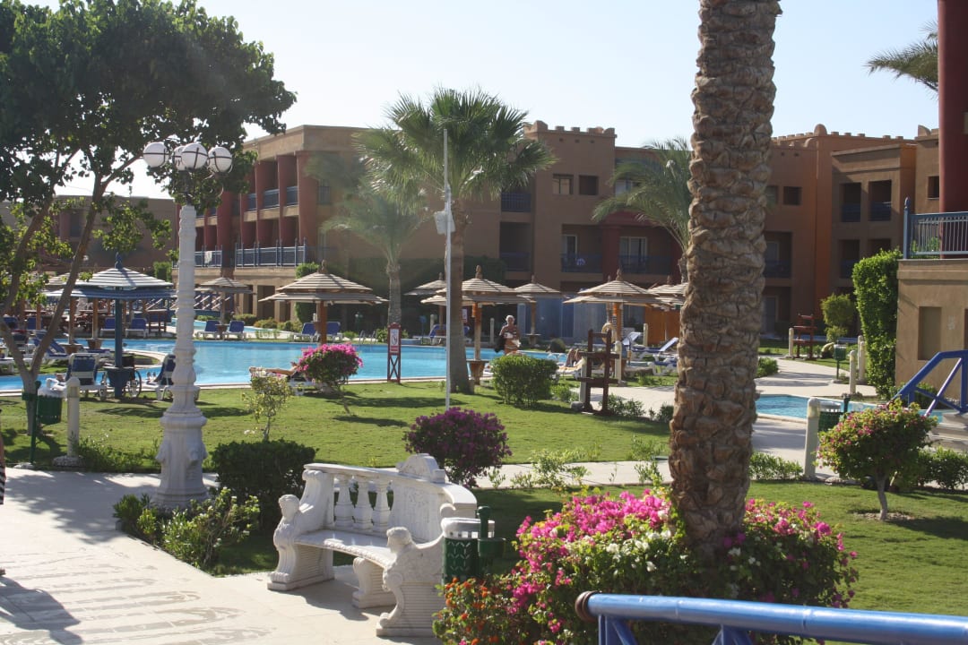 Weg zum Strand Hotel Titanic Palace