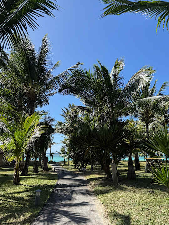Gartenanlage Crystals Beach Resort Belle Mare, a member of Radisson Individuals