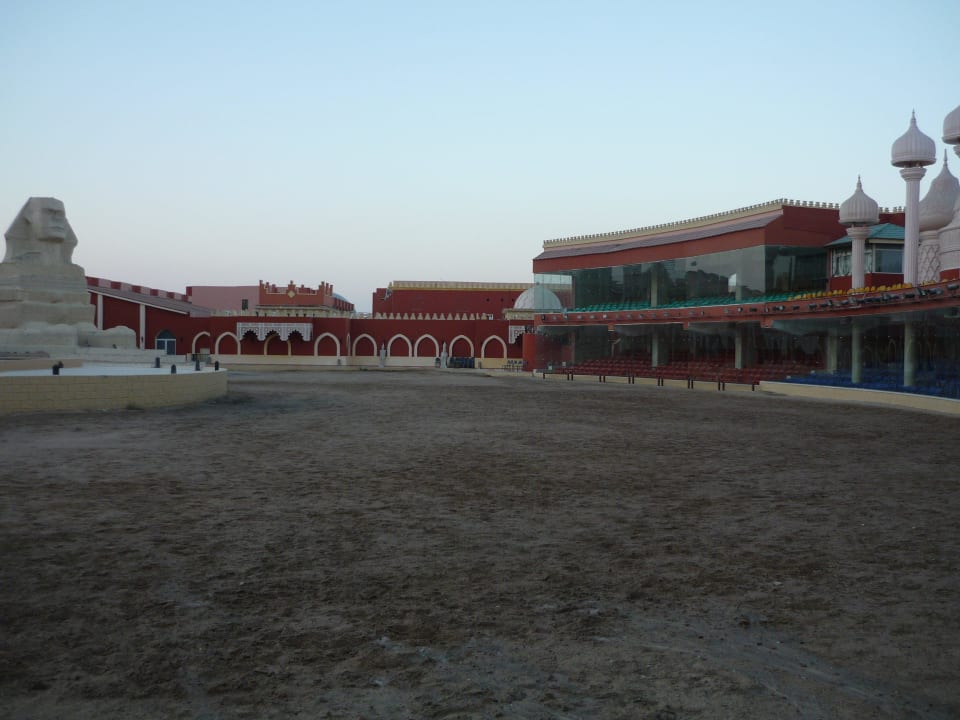 Abendliches Programm Pickalbatros Alf Leila Wa Leila Resort - Neverland Hurghada