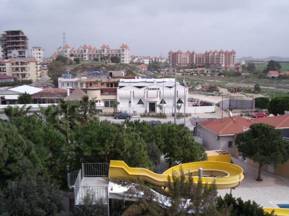 Pool vor dem Hotel Side Alegria Hotel & Spa - Adults only +16